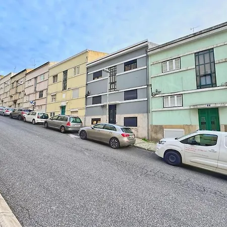 Minimalist With Mezzanine * Lisboa