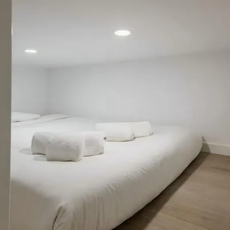 Minimalist With Mezzanine Lisbon