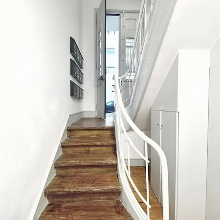 Minimalist With Mezzanine Apartmán *